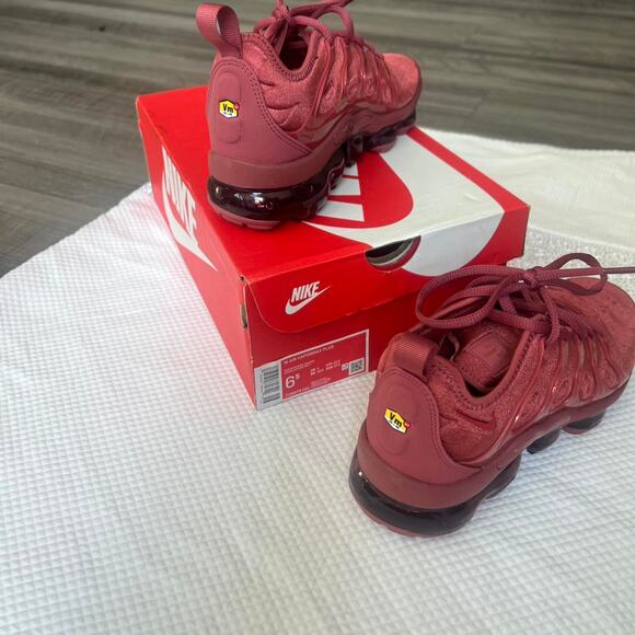 Nike Red Athletic Shoes with VaporMax Plus Design - Picture 4 of 8